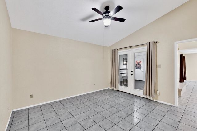 2426 Sutton Drive, Arlington, TX 76018