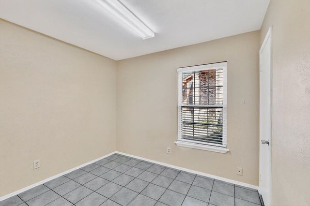 2426 Sutton Drive, Arlington, TX 76018