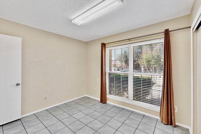 2426 Sutton Drive, Arlington, TX 76018