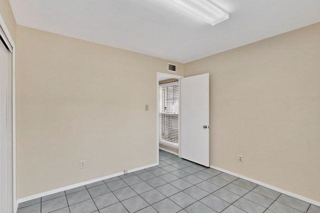 2426 Sutton Drive, Arlington, TX 76018