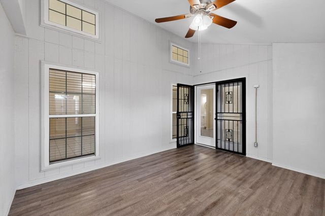 2426 Sutton Drive, Arlington, TX 76018