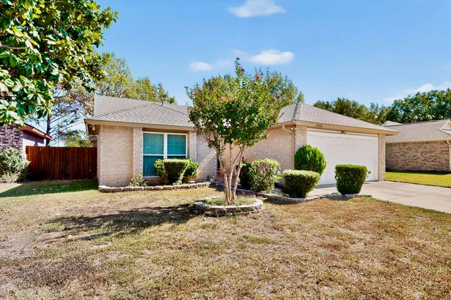 2426 Sutton Drive, Arlington, TX 76018