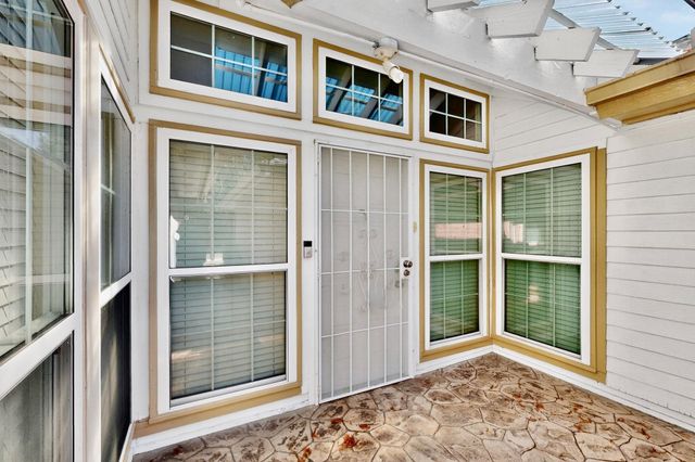 2426 Sutton Drive, Arlington, TX 76018