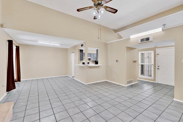 2426 Sutton Drive, Arlington, TX 76018