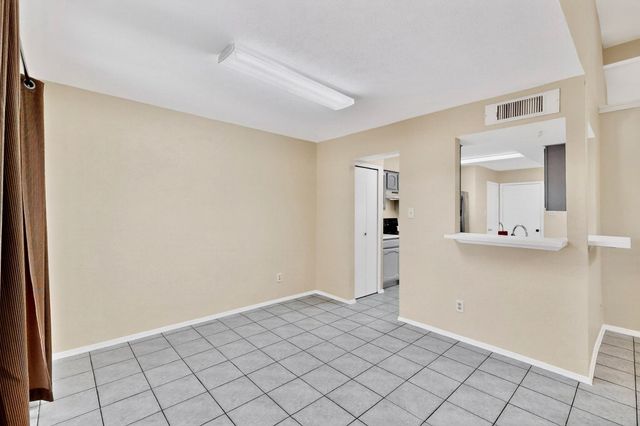 2426 Sutton Drive, Arlington, TX 76018