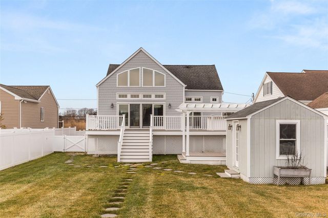 20 Namkee Lane, Blue Point, NY 11715