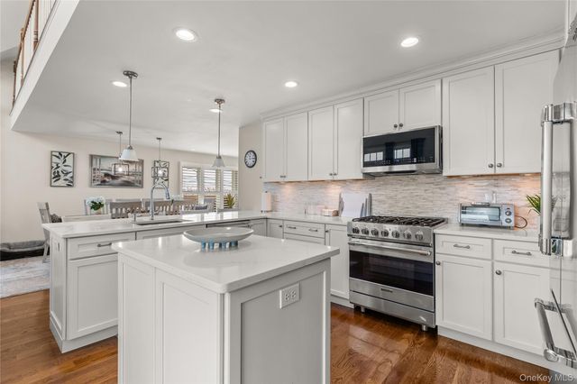 20 Namkee Lane, Blue Point, NY 11715