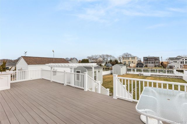 20 Namkee Lane, Blue Point, NY 11715