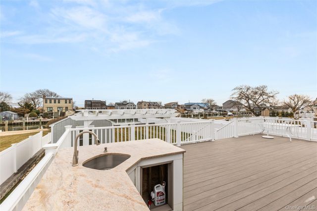 20 Namkee Lane, Blue Point, NY 11715