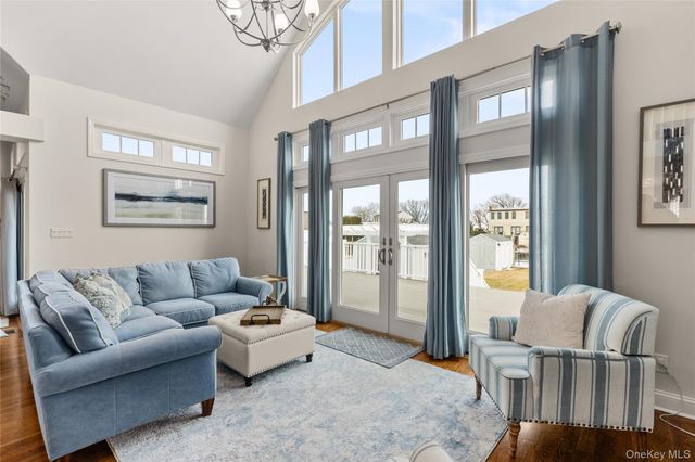 20 Namkee Lane, Blue Point, NY 11715