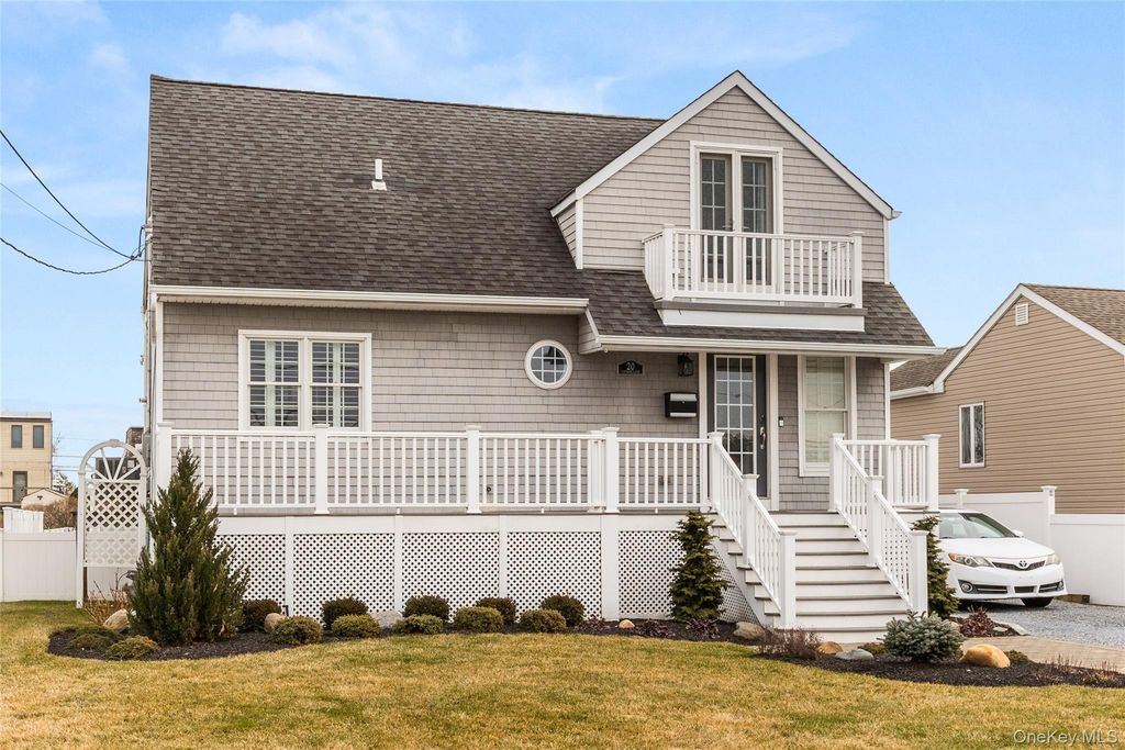 20 Namkee Lane, Blue Point, NY 11715