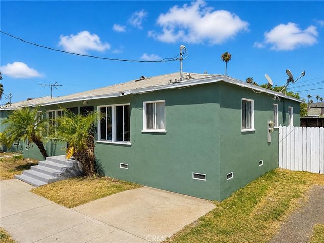 902 Island Avenue, Wilmington, CA 90744