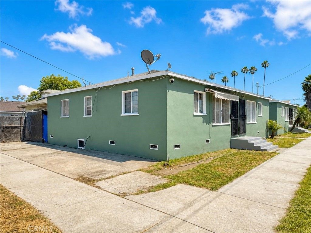 902 Island Avenue, Wilmington, CA 90744