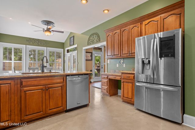 6 N Hill Drive, Carriere, MS 39426