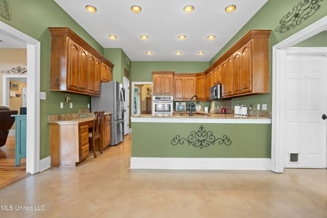 6 N Hill Drive, Carriere, MS 39426