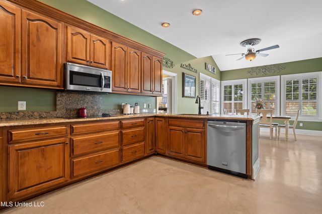 6 N Hill Drive, Carriere, MS 39426