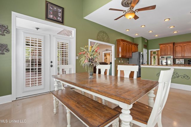 6 N Hill Drive, Carriere, MS 39426