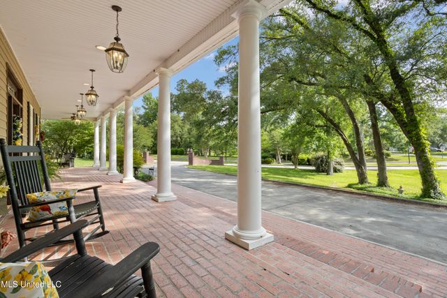 6 N Hill Drive, Carriere, MS 39426