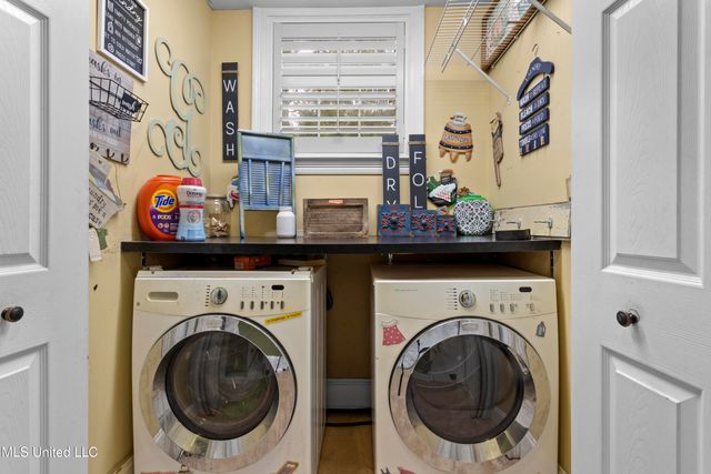 6 N Hill Drive, Carriere, MS 39426