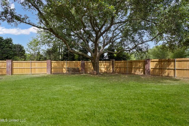 6 N Hill Drive, Carriere, MS 39426