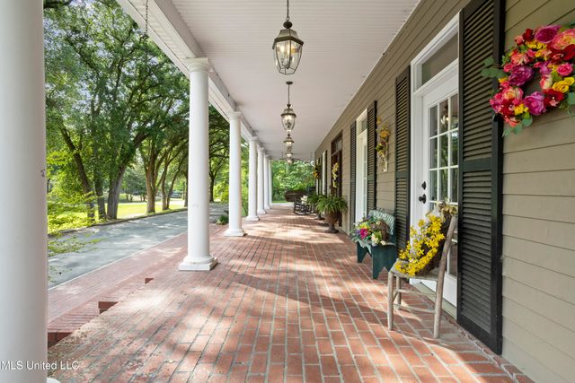 6 N Hill Drive, Carriere, MS 39426