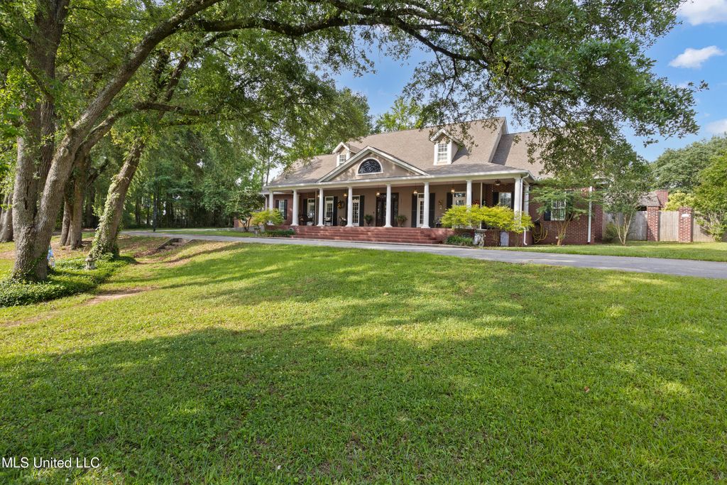 6 N Hill Drive, Carriere, MS 39426