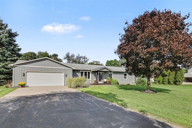 5015 Dio Drive, Cedar Springs, MI 49319