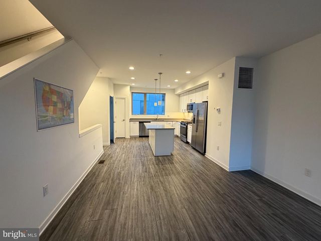 2018 NORTHBANK PL, Philadelphia, PA 19125