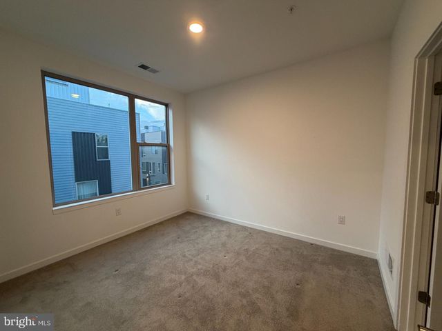 2018 NORTHBANK PL, Philadelphia, PA 19125