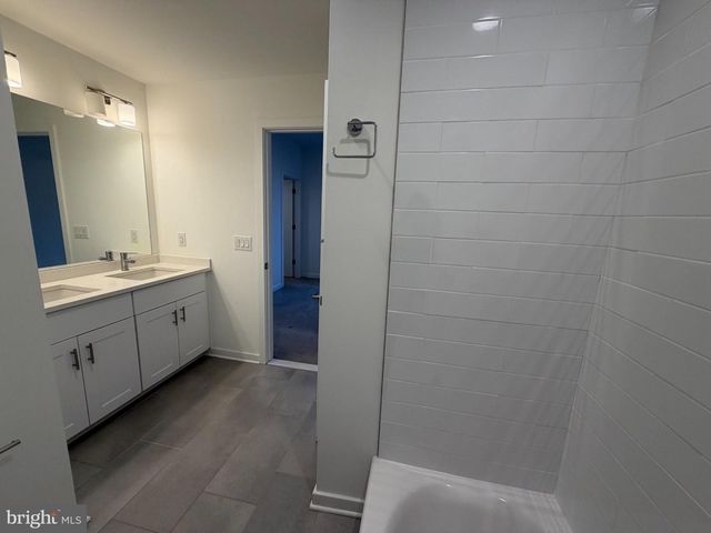 2018 NORTHBANK PL, Philadelphia, PA 19125