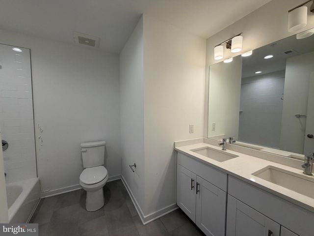 2018 NORTHBANK PL, Philadelphia, PA 19125