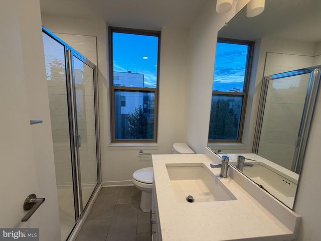 2018 NORTHBANK PL, Philadelphia, PA 19125