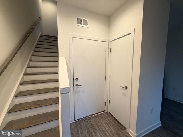 2018 NORTHBANK PL, Philadelphia, PA 19125