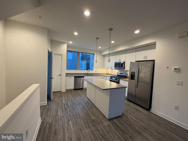 2018 NORTHBANK PL, Philadelphia, PA 19125