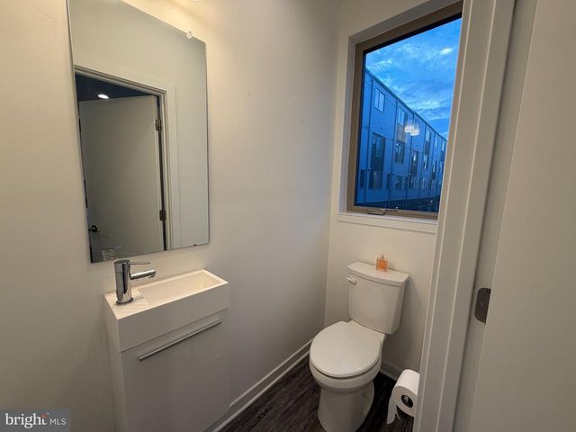 2018 NORTHBANK PL, Philadelphia, PA 19125