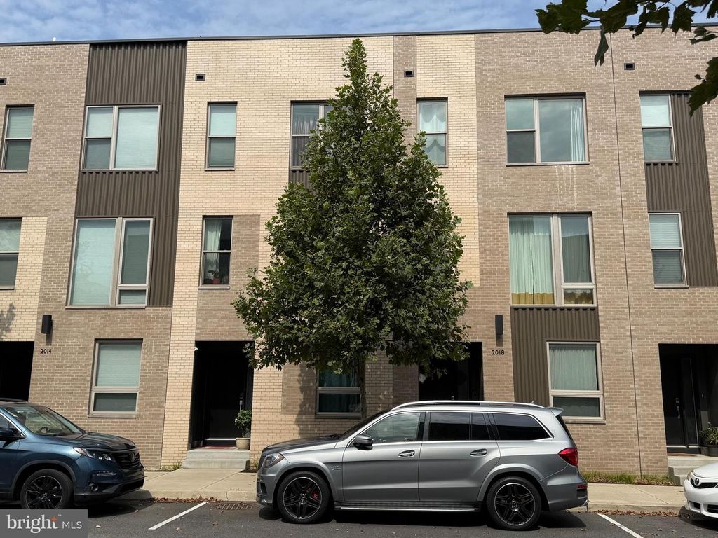 2018 NORTHBANK PL, PHILADELPHIA, PA 19125 — exterior