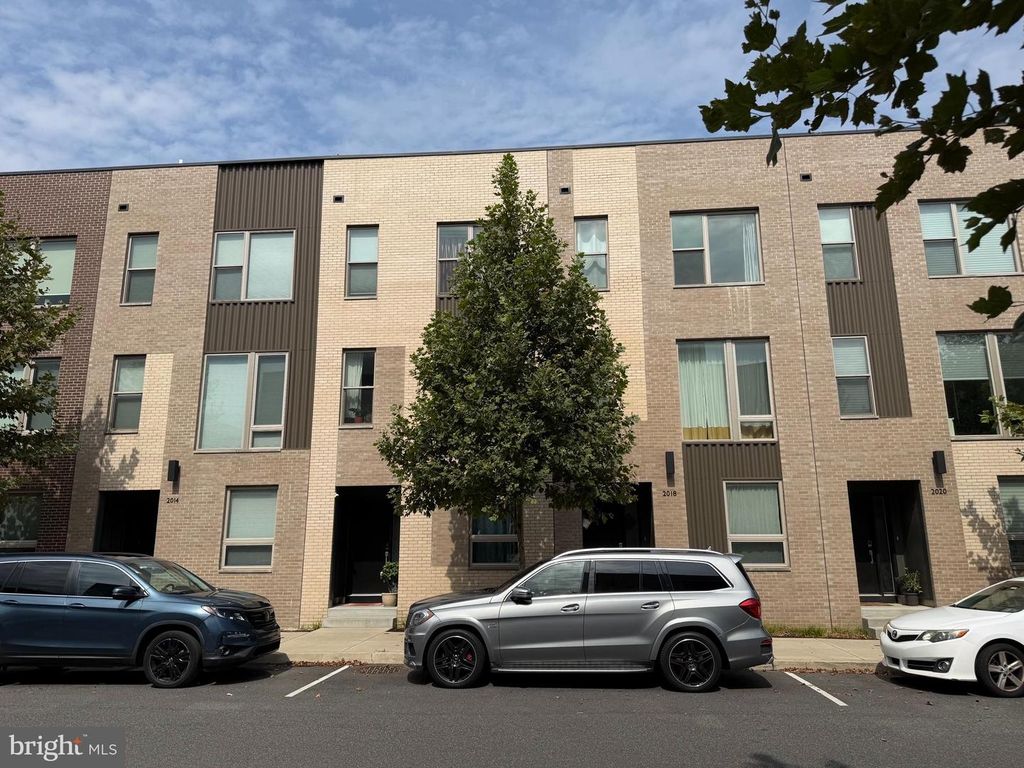 2018 NORTHBANK PL, PHILADELPHIA, PA 19125 — photo 2