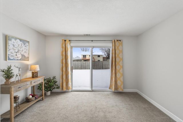 842 Woodgate Drive 211, Vadnais Heights, MN 55127