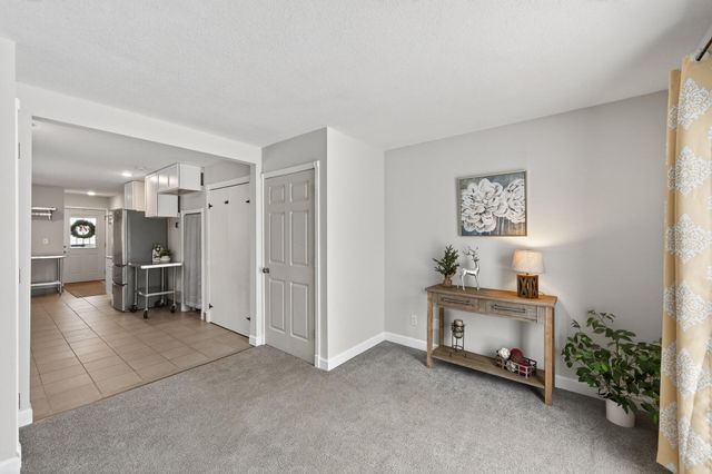 842 Woodgate Drive 211, Vadnais Heights, MN 55127