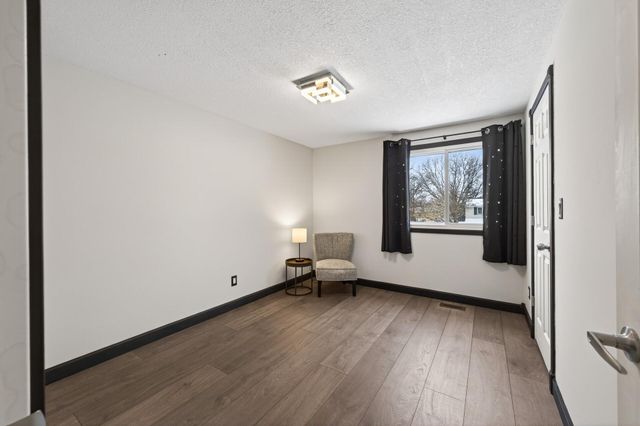 842 Woodgate Drive 211, Vadnais Heights, MN 55127