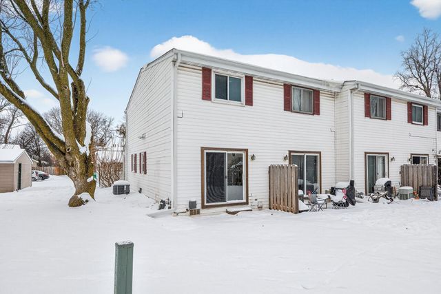 842 Woodgate Drive 211, Vadnais Heights, MN 55127