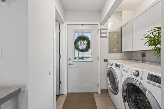 842 Woodgate Drive 211, Vadnais Heights, MN 55127