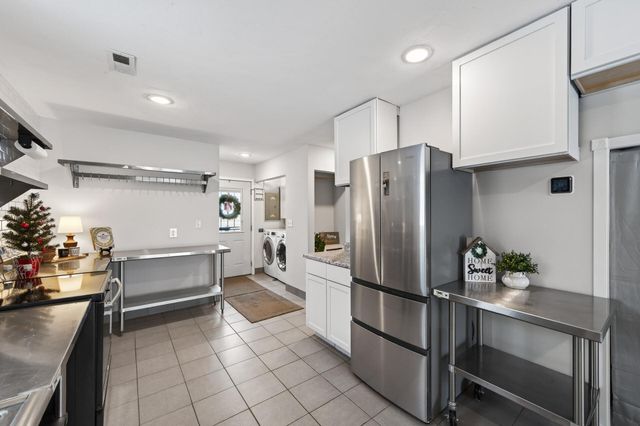 842 Woodgate Drive 211, Vadnais Heights, MN 55127