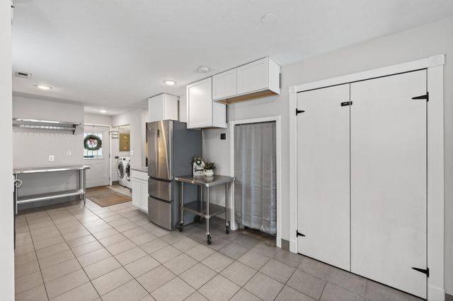 842 Woodgate Drive 211, Vadnais Heights, MN 55127