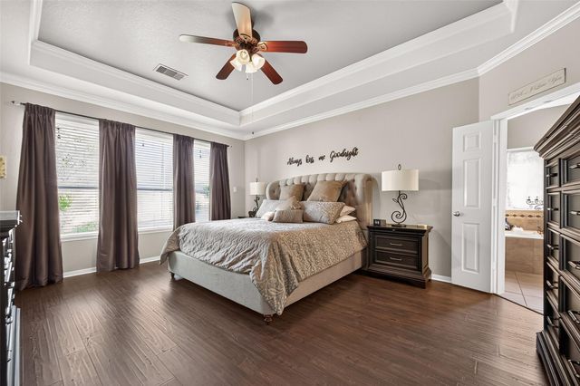 2401 Scarlatti Drive, Pearland, TX 77581