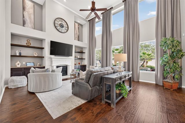 2401 Scarlatti Drive, Pearland, TX 77581