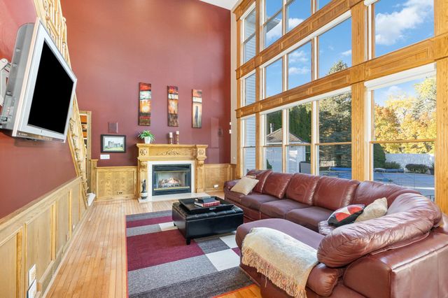 1545 Wedgewood Place, Essexville, MI 48732