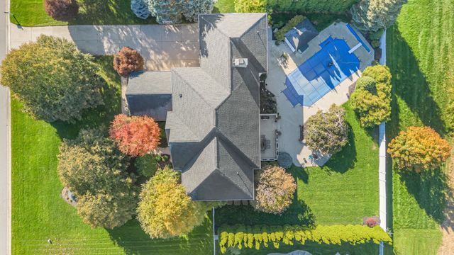 1545 Wedgewood Place, Essexville, MI 48732