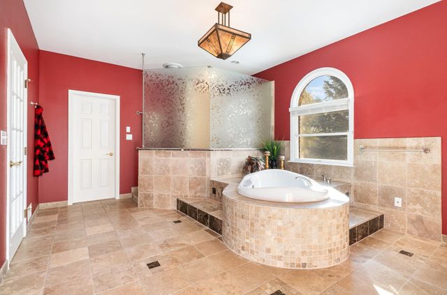 1545 Wedgewood Place, Essexville, MI 48732