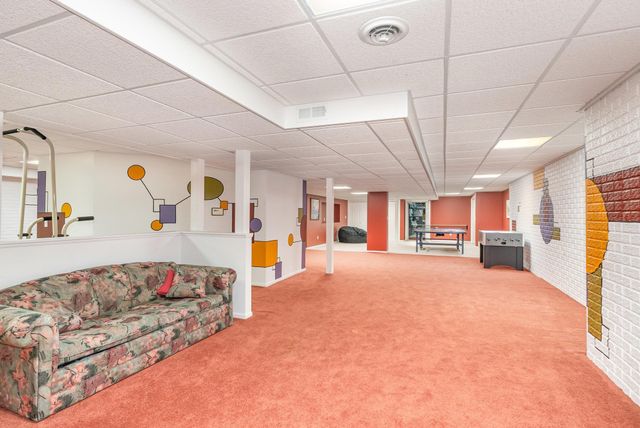 1545 Wedgewood Place, Essexville, MI 48732